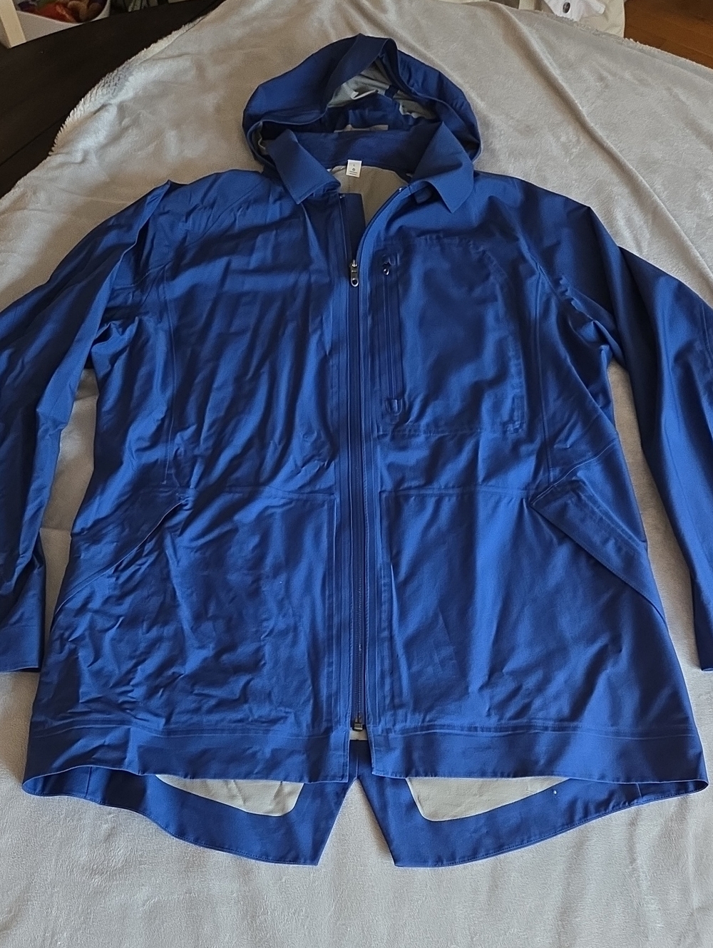Immaculate Men's Lululemon Raincoat, Size L, Blue